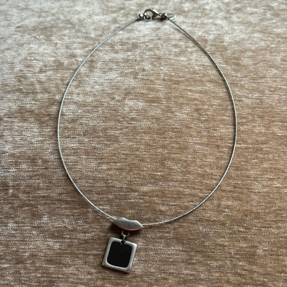 Express necklace